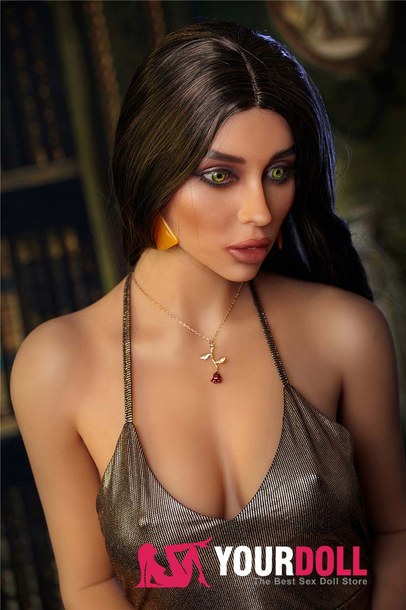 I love the value of the Lucy doll